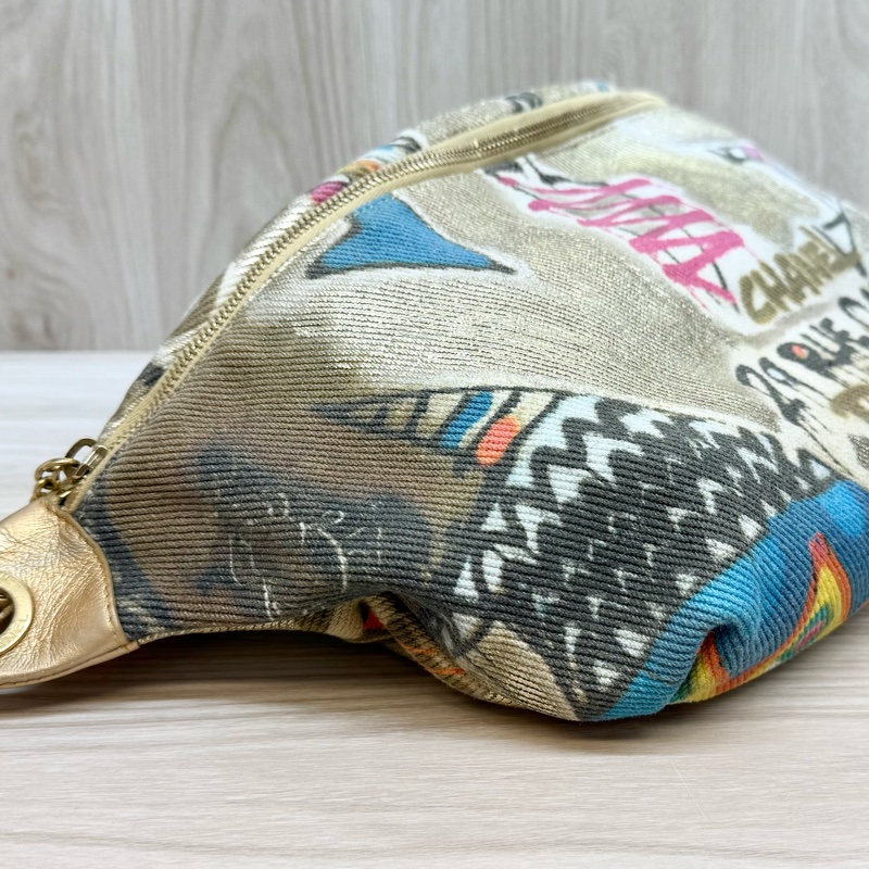 chanel 超閃✨金色塗鴉款胸背包 AS0868-14