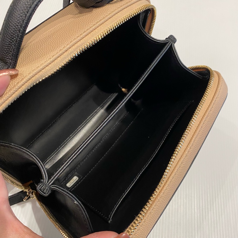 CHANEL奶茶vanity相機包-11