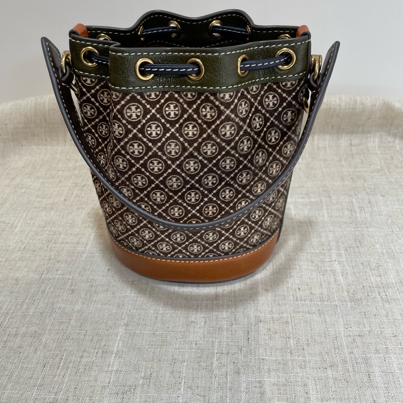 TORY BURCH 麂皮壓紋兩用水桶包-6