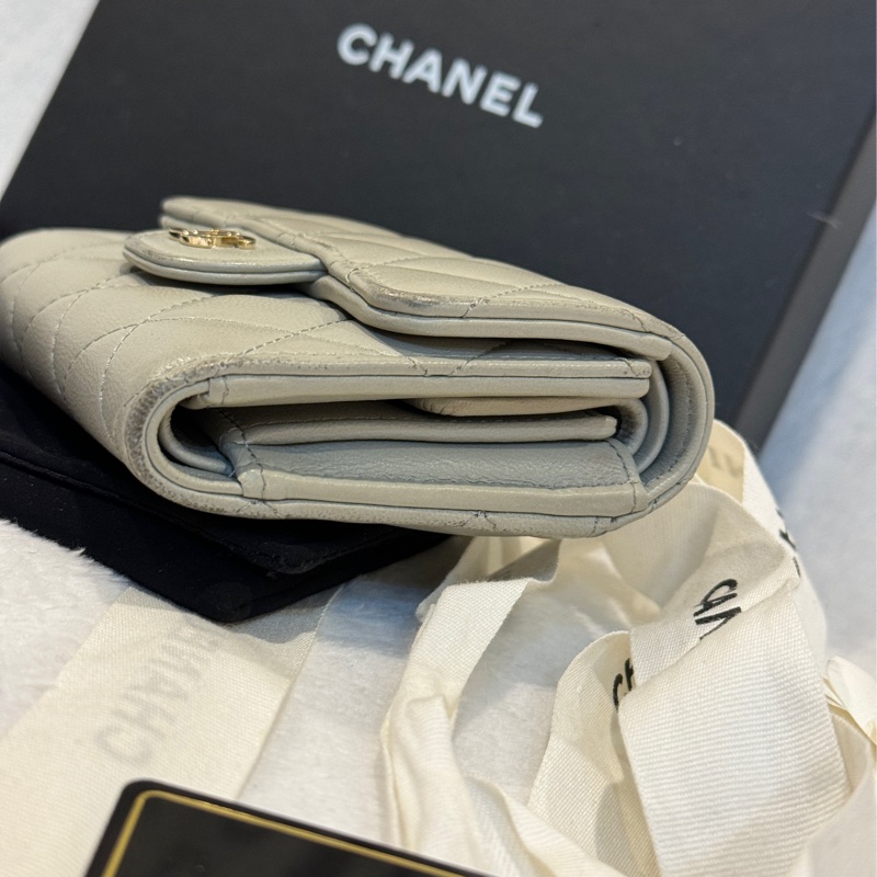 CHANEL 小羊皮 短夾 灰綠色-2