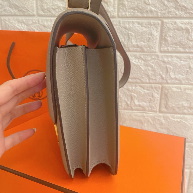 平台最低價金剛色風衣灰✨ HERMÈS 愛馬仕 Constance 康康 24 M8 銀河灰 風衣灰Gris Asphalte Epsom牛皮 玫瑰金扣-20