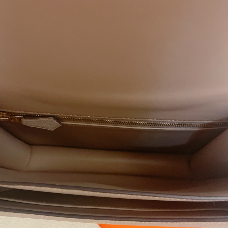 平台最低價金剛色風衣灰✨ HERMÈS 愛馬仕 Constance 康康 24 M8 銀河灰 風衣灰Gris Asphalte Epsom牛皮 玫瑰金扣-23