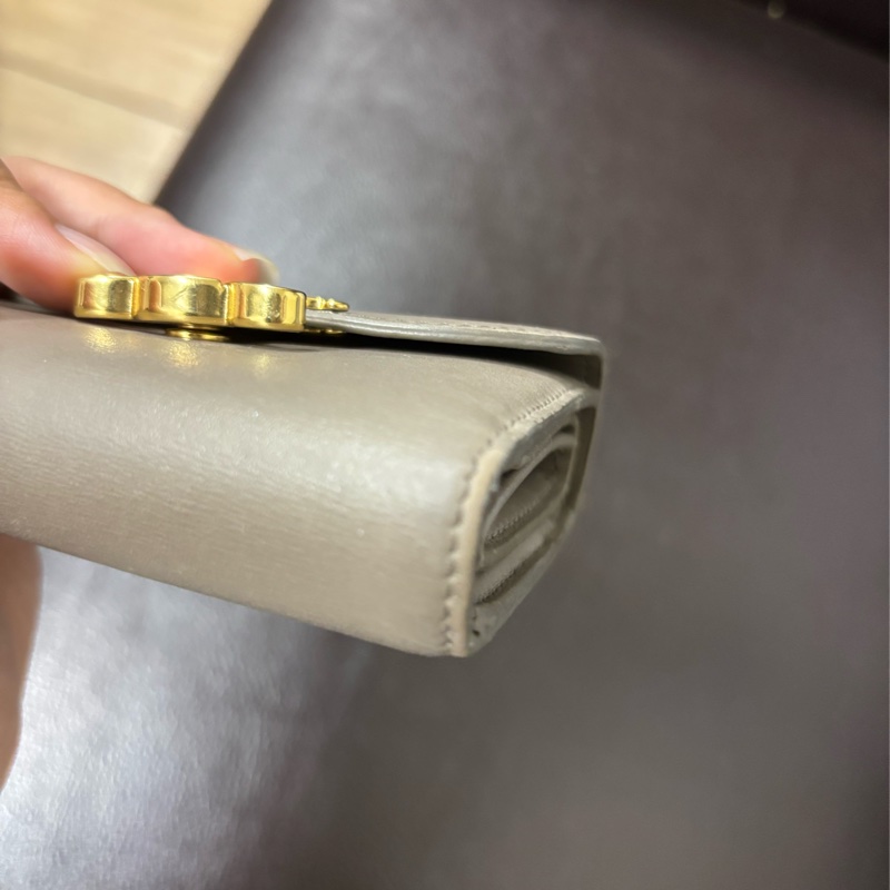 Celine TRIOMPHE亮澤牛皮革小號翻蓋錢包-8