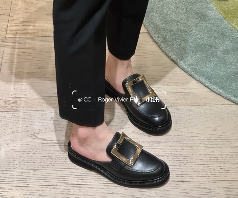 2025 新品 Roger Vivier Viv' Rangers皮革裸跟鞋 黑色-3