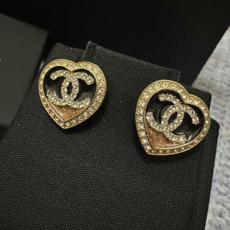 CHANEL 經典琺瑯水鑽愛心雙C LOGO耳環-0
