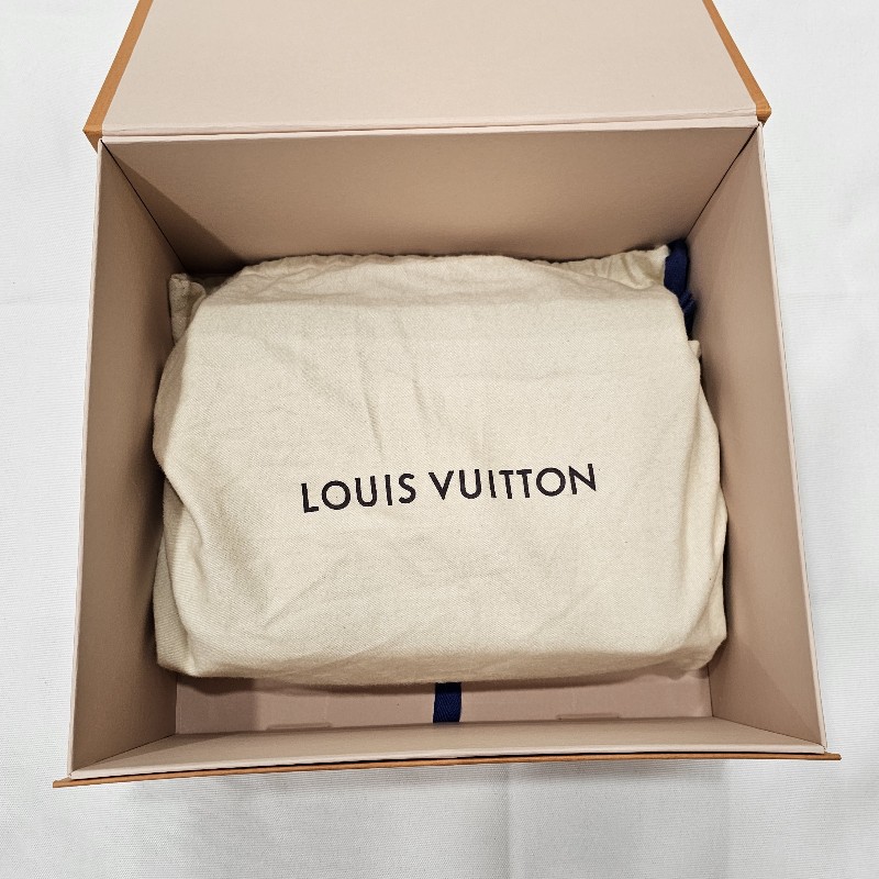 LV 老花郵差包(95成新)-4