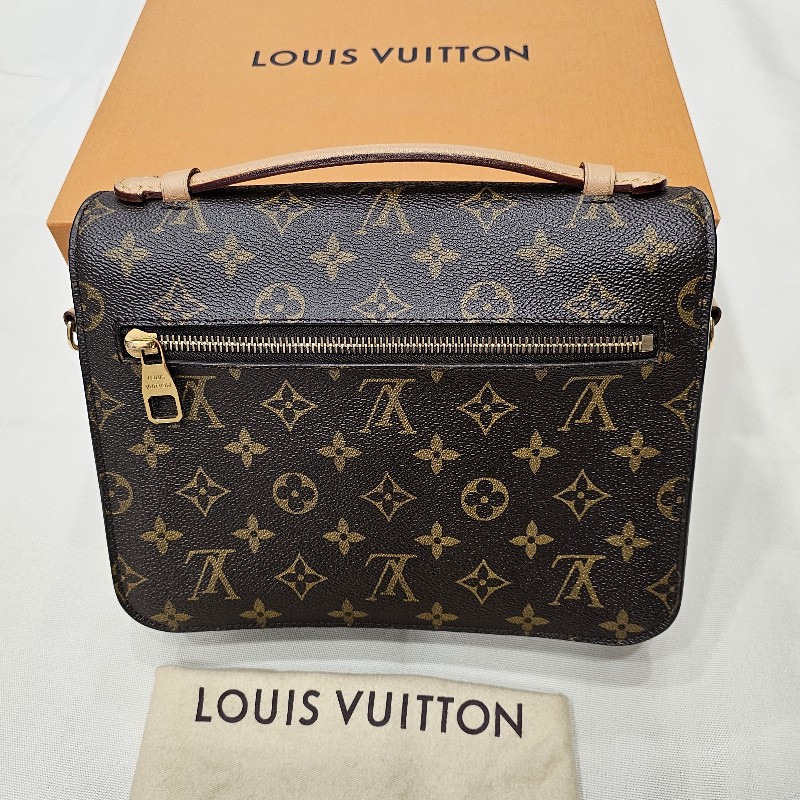 LV 老花郵差包(95成新)-9