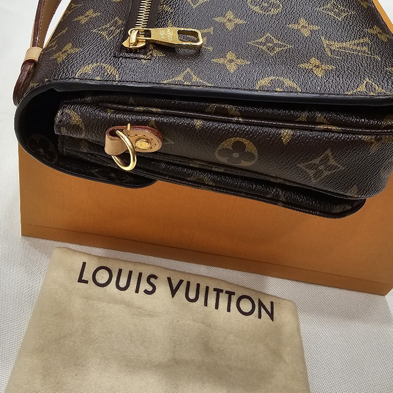 LV 老花郵差包(95成新)-10