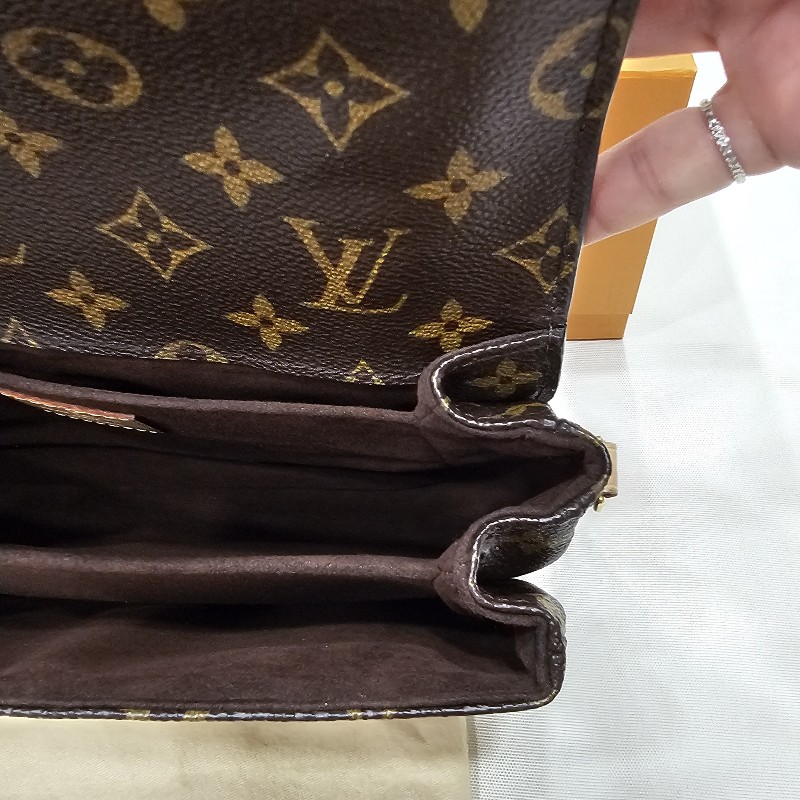 LV 老花郵差包(95成新)-16