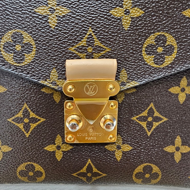 LV 老花郵差包(95成新)-19