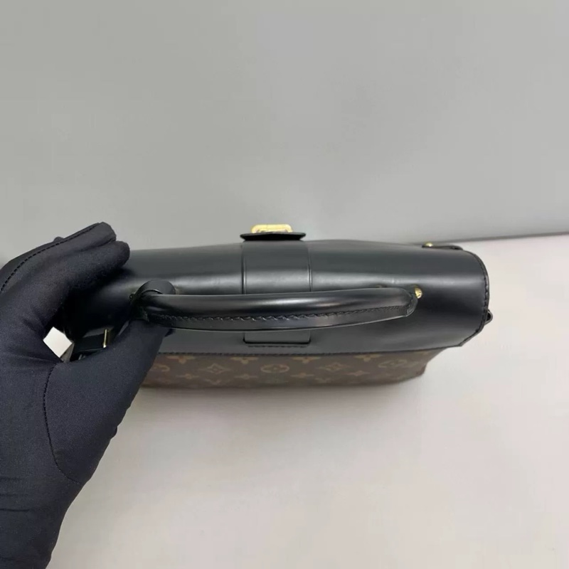 99新閒置🈶購證 Lv one handle老花郵差斜挎包🈶長背帶-6
