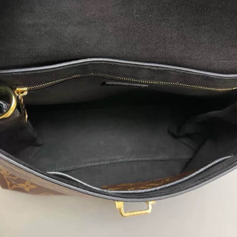 99新閒置🈶購證 Lv one handle老花郵差斜挎包🈶長背帶-8