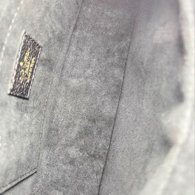 LV Bagatelle 城市春日系列黑白粉拚色腋下包 芯片款 22*14*9 99新配件塵袋-7