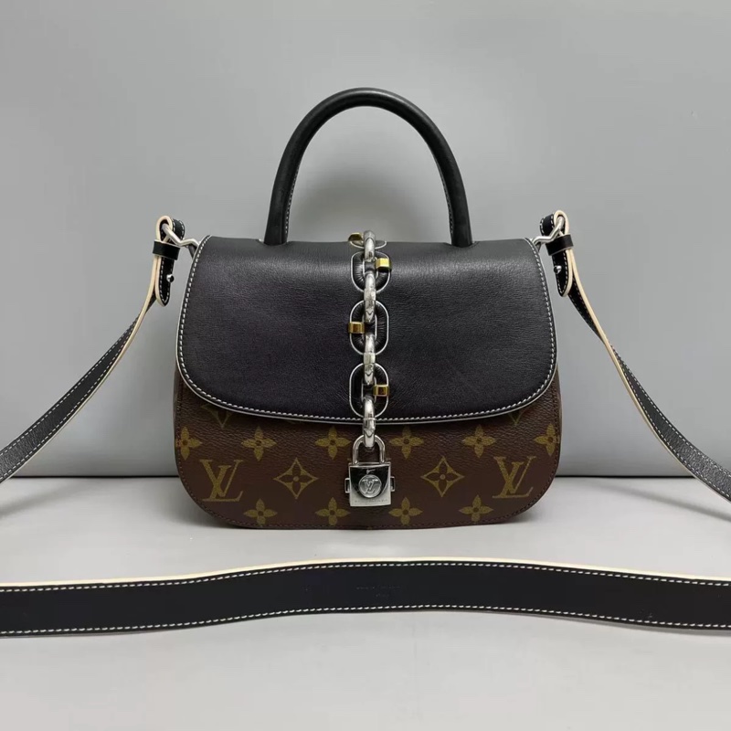 #近新閒置 #限量秀款 Lv chain it黑棕馬鞍鎖頭郵差包🉑斜挎/肩背/手提-6