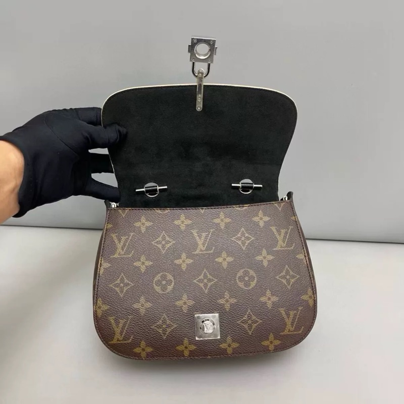 #近新閒置 #限量秀款 Lv chain it黑棕馬鞍鎖頭郵差包🉑斜挎/肩背/手提-13