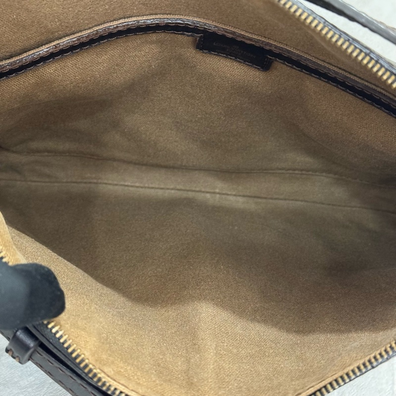 Louis Vuitton 全皮斜背包-10