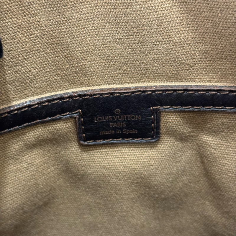 Louis Vuitton 全皮斜背包-11