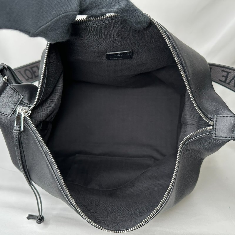 LOEWE Cubi黑色大號斜背包-6