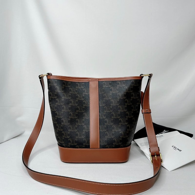CELINE 小號TRIOMPHE凱旋門水桶包-1