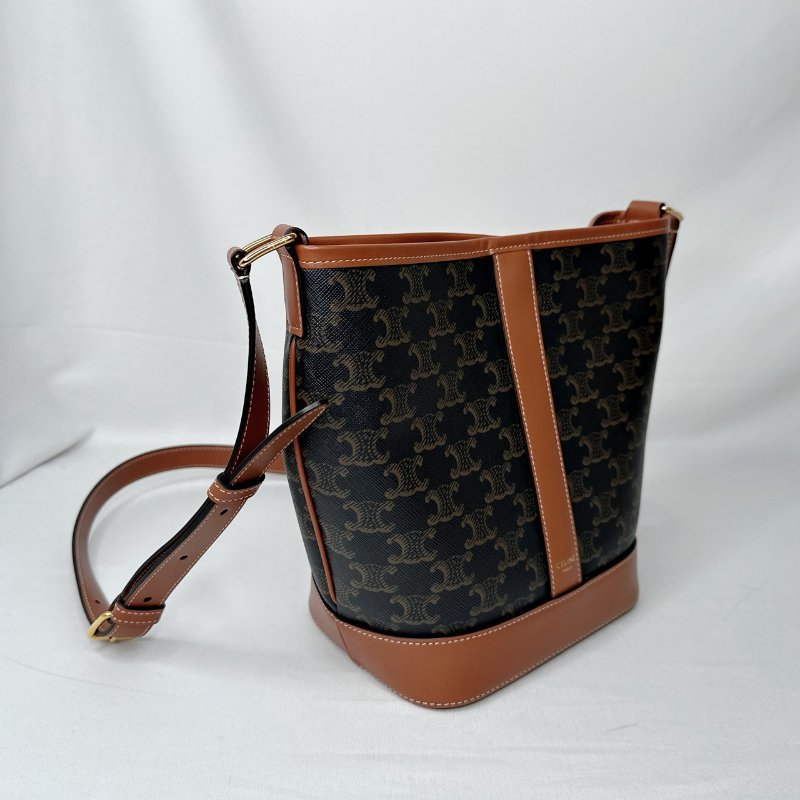 CELINE 小號TRIOMPHE凱旋門水桶包-3