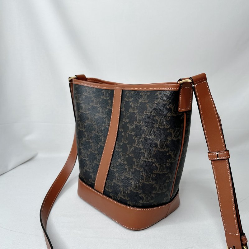 CELINE 小號TRIOMPHE凱旋門水桶包-4