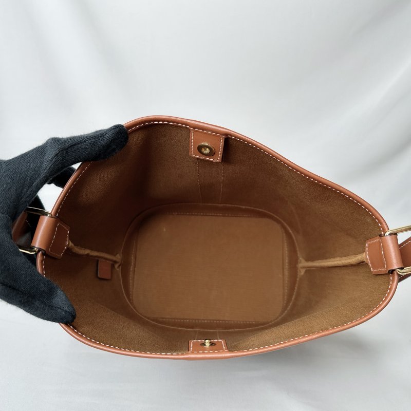 CELINE 小號TRIOMPHE凱旋門水桶包-6