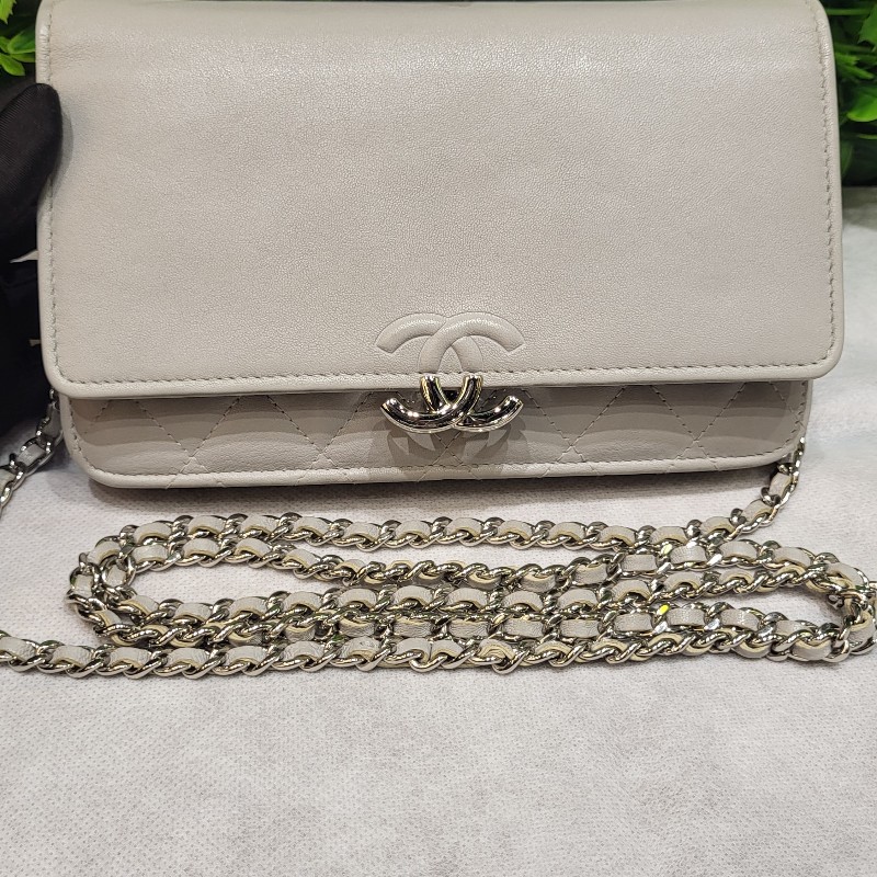 Chanel WOC-4