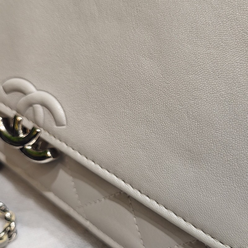 Chanel WOC-10