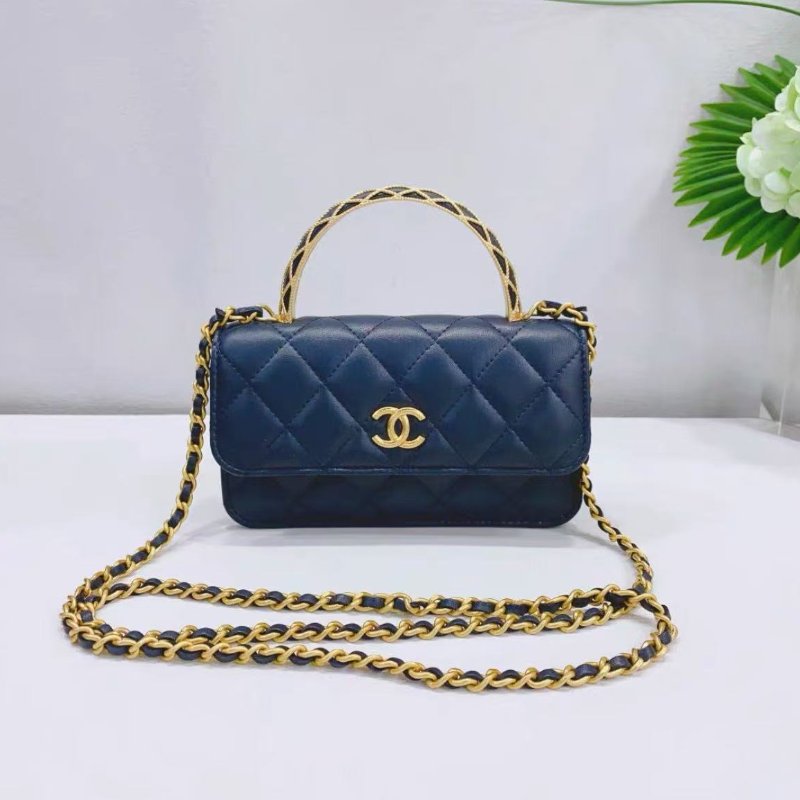Chanel 23A浮雕手柄菱格藍色woc鏈條包 芯片款 17*10*4cm 全新 配件塵袋-0