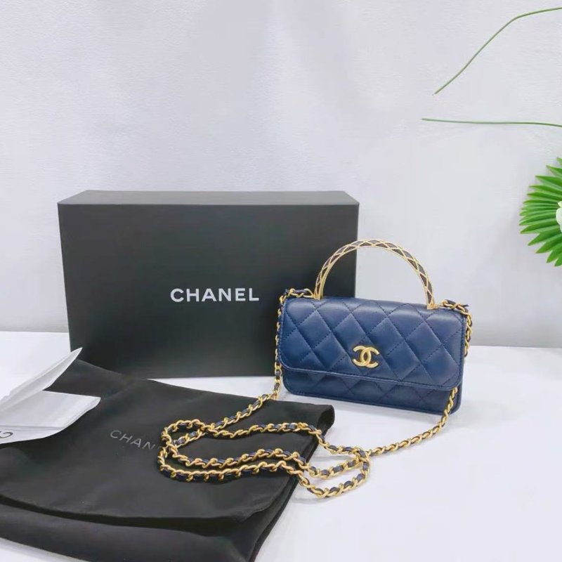 Chanel 23A浮雕手柄菱格藍色woc鏈條包 芯片款 17*10*4cm 全新 配件塵袋-1