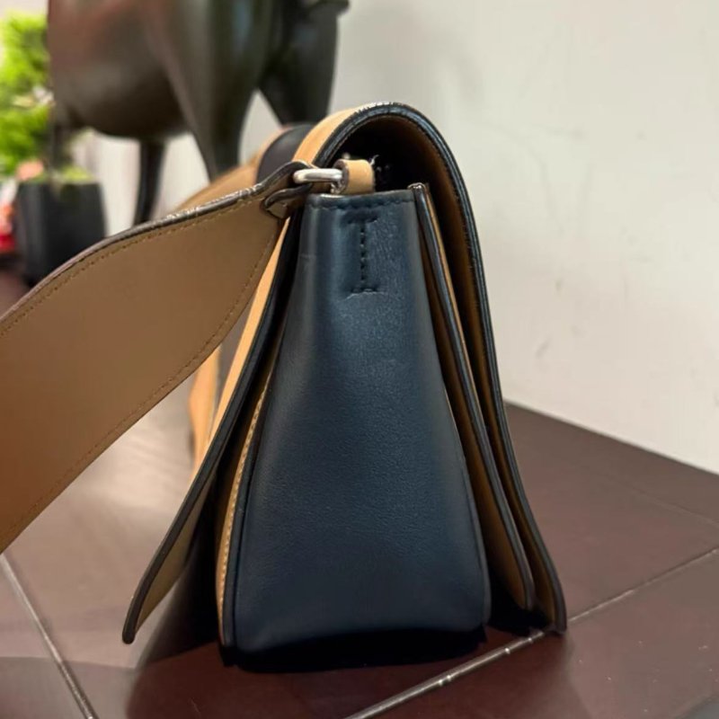 ✨Celine  Frame系列 豆腐包牛皮斜背包 棕黑經典拚色25*9*16cm 99新 配件塵袋-2