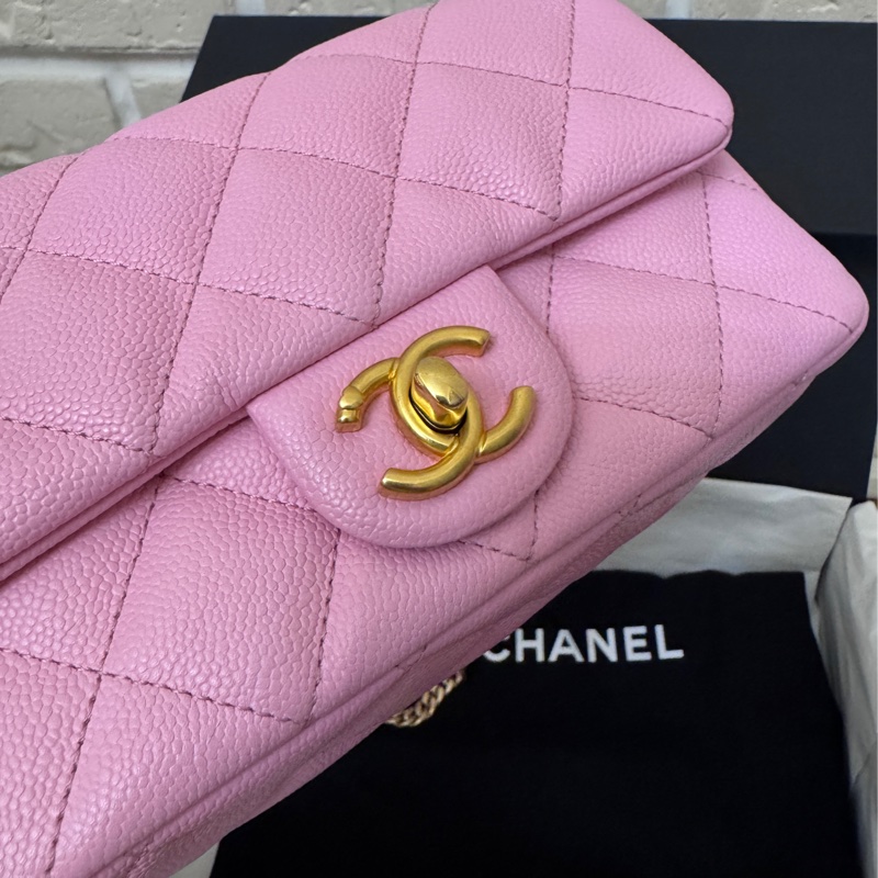Chanel 愛心金球  粉紅荔枝皮 19公分-39