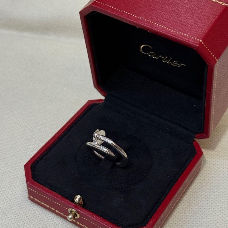 CARTIER 750 白k金 JUSTE UN CLOU 釘子系列 戒指 專櫃購入99000 #買到賺到 #必須收藏 尺寸 62 號 有盒子跟保單 9新-0