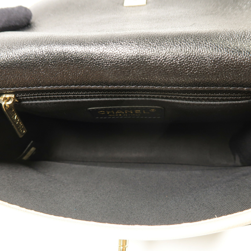 CHANEL 牛皮皮革Messenger Bag金扣肩背袋-4