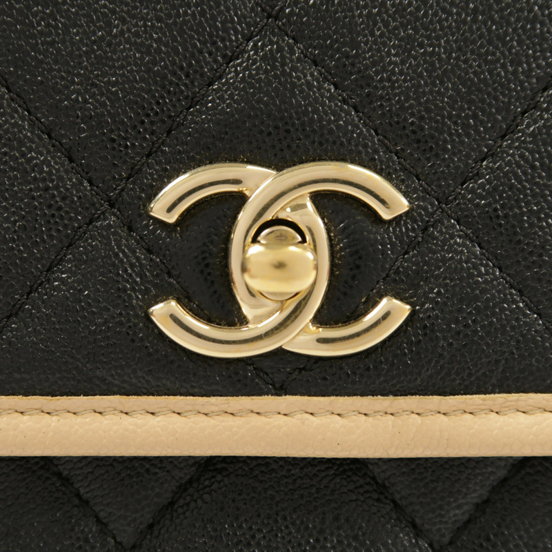 CHANEL 牛皮皮革Messenger Bag金扣肩背袋-14