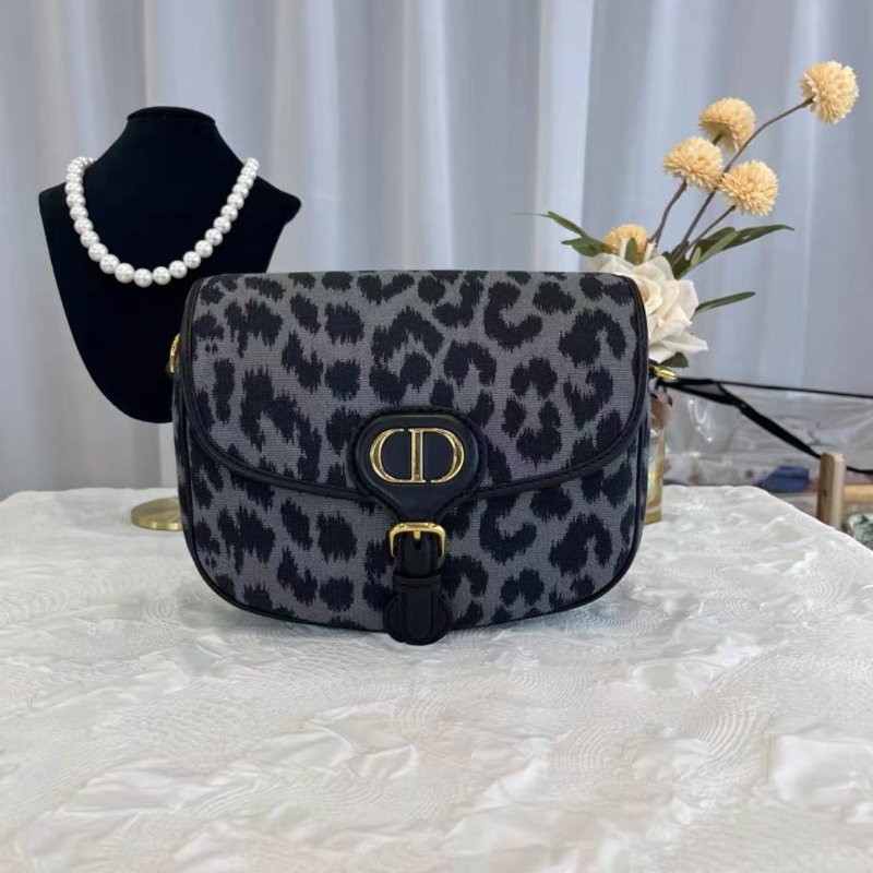 Dior Bobby 中號豹紋斜背包 22*17*6  99新 配件塵袋-0