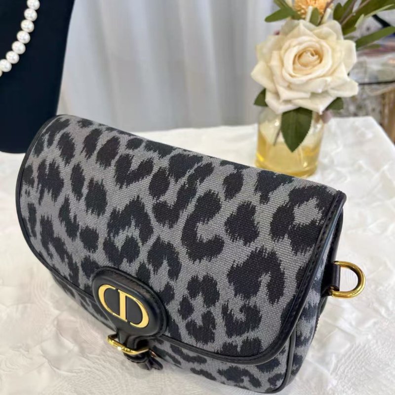 Dior Bobby 中號豹紋斜背包 22*17*6  99新 配件塵袋-1