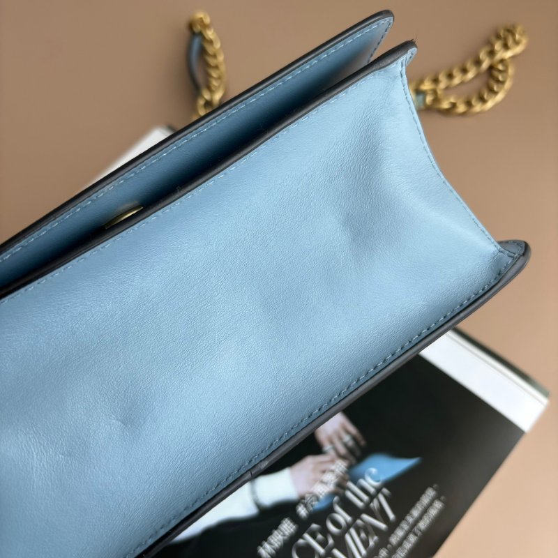 ::PRADA:: 藍綠色 金色立體字母 肩背金鏈包-15
