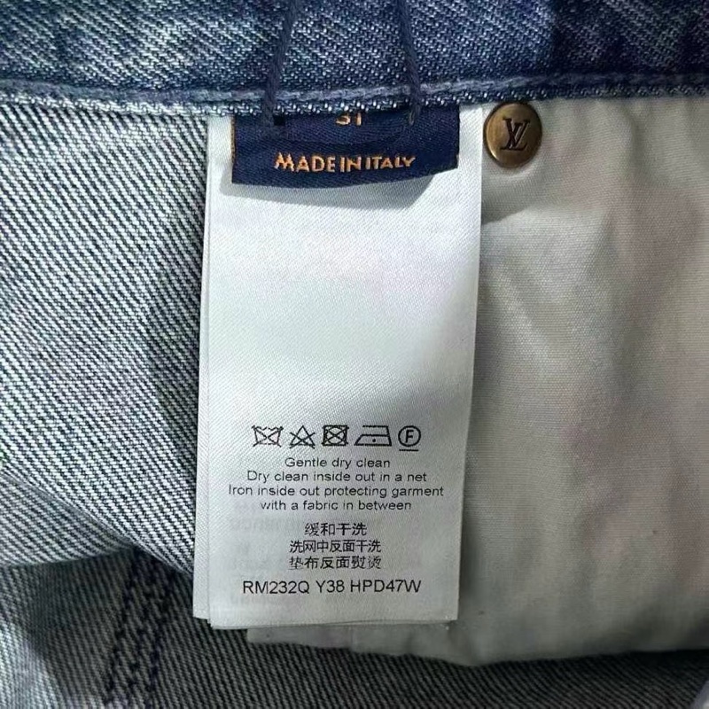 Louis Vuitton 淺藍浮雕老花logo牛仔短褲-12