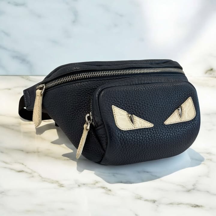 Fendi牛皮怪獸系列腰包胸口包/深藍-1