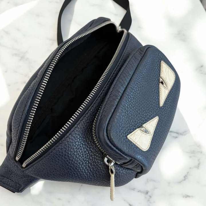 Fendi牛皮怪獸系列腰包胸口包/深藍-4