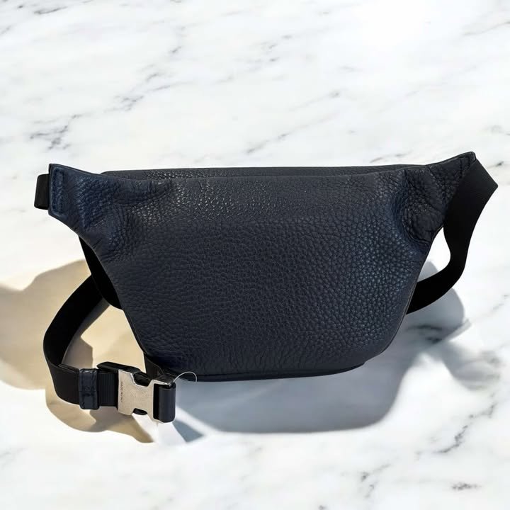 Fendi牛皮怪獸系列腰包胸口包/深藍-5