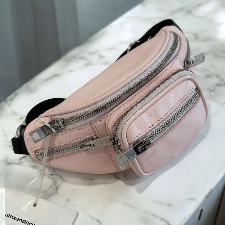Alexander Wang 皮革迷你胸口包/粉(限時優惠出清)-3