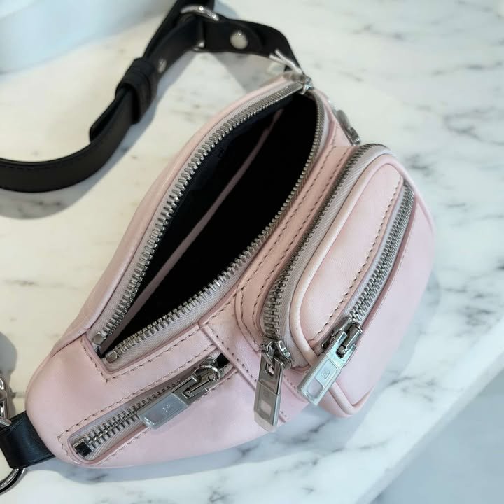 Alexander Wang 皮革迷你胸口包/粉(限時優惠出清)-5