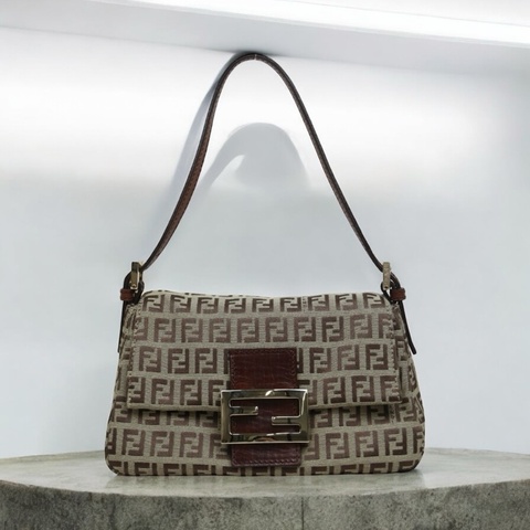 Fendi 淺色老花中法棍