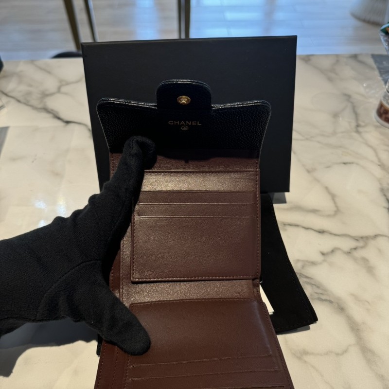 CHANEL 黑金荔枝皮 三折短夾・金扣Logo-5