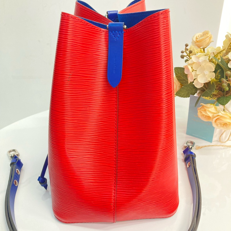 MS0249 LOUIS VUITTON 路易威登經典樹皮紋兩用水桶包包NEONOE MM BAG EPI-27