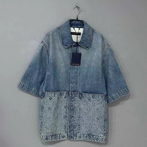 Louis Vuitton 淺藍浮雕老花logo短版牛仔外套