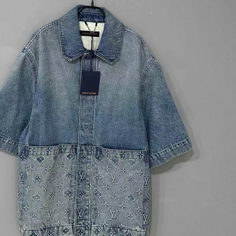 Louis Vuitton 淺藍浮雕老花logo短版牛仔外套-1