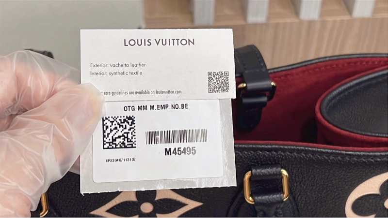 LV OnTheGo MM燙金手挽包-28